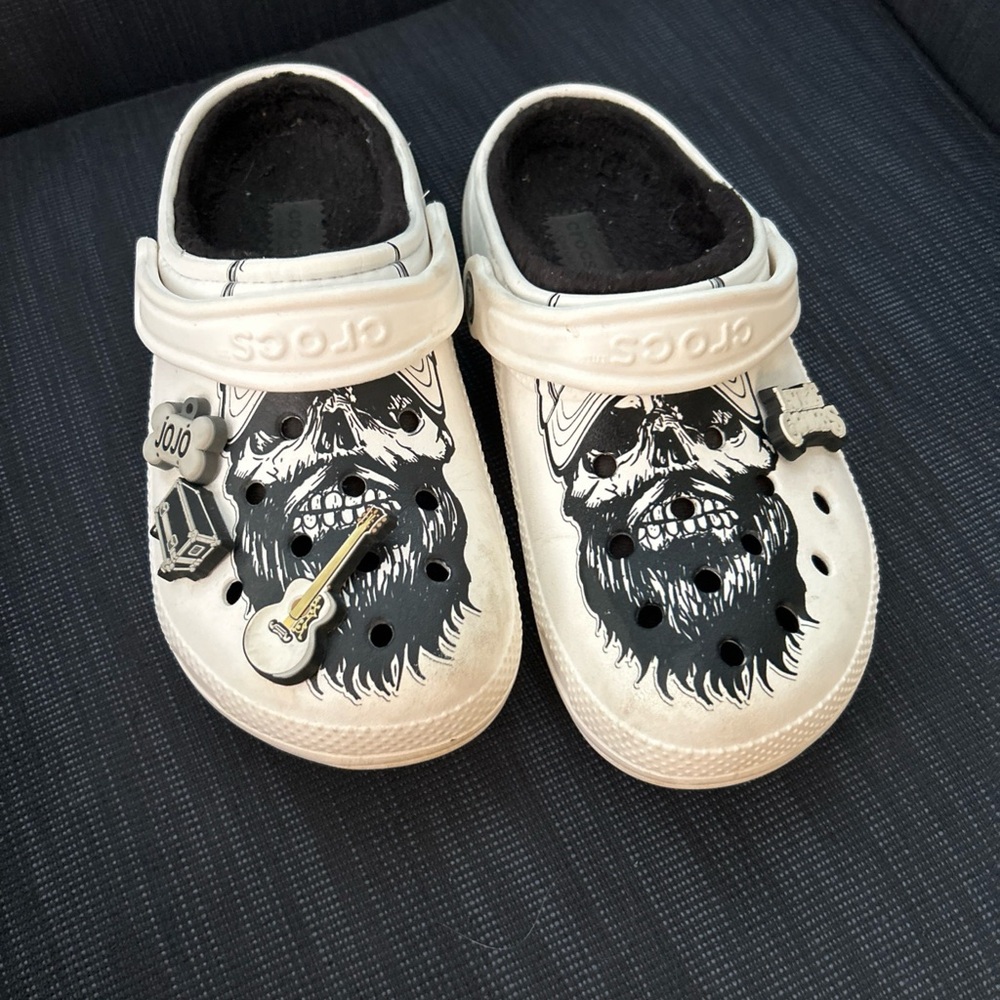 Luke Combs x Crocs Classic fur lined clog  skull women’s 6 men’s 4
